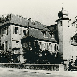 Ortsbild - Straßen und Gebäude