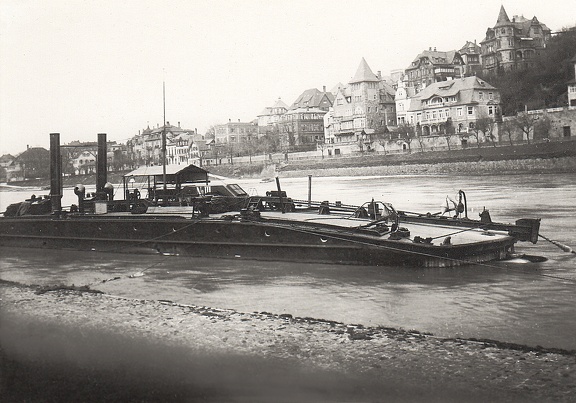 Kettenschlepper