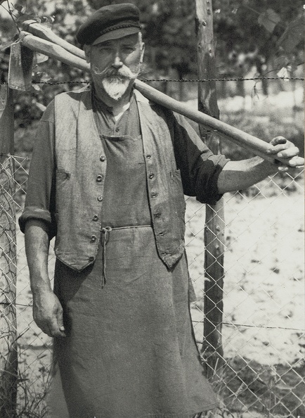 Georg Friedrich Neureither, Feldhüter und Jagdaufseher (Steckelsgasse 14)
13.11.1870 -4.3.1957
Ritterstube, Promiwand, 85. Bild0176.jpg